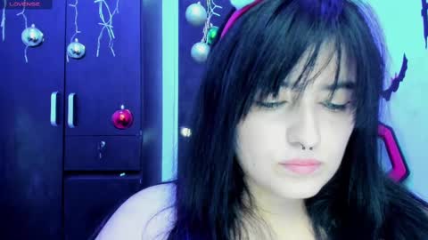 jessicared18 online show from December 11, 2024, 7:49 pm