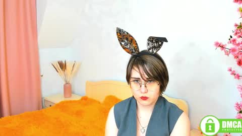 jin_bunny online show from December 22, 2024, 9:23 pm