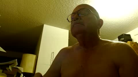 jjones338321 online show from January 15, 2025, 2:14 am