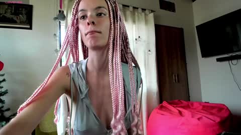 jolie_reyes1 online show from January 6, 2025, 6:38 pm