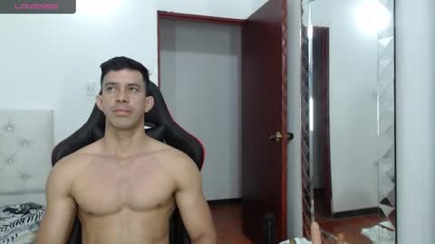 jose_rumbero91 online show from November 21, 2024, 11:05 am