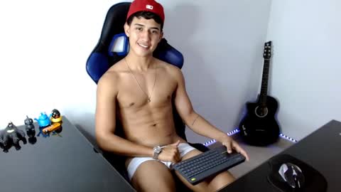 juan_da01 online show from December 4, 2024, 1:01 am