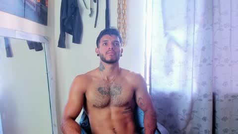 Juan Esteban online show from December 16, 2024, 6:31 pm