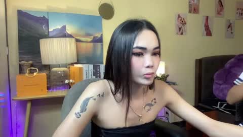 EloiseMoree online show from November 11, 2024, 1:07 pm