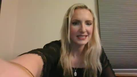 juicyjade2333 online show from December 18, 2024, 1:22 am