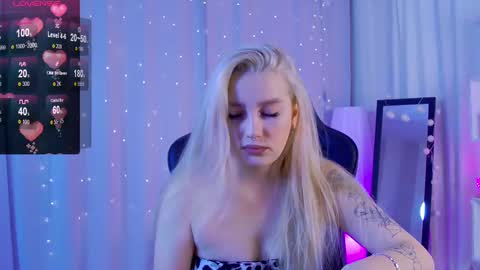 julia__bunny online show from December 23, 2024, 7:01 pm