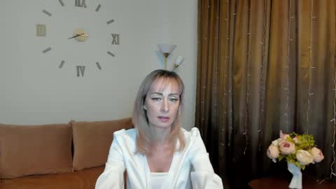 julia__cherry_ online show from December 23, 2024, 7:19 am