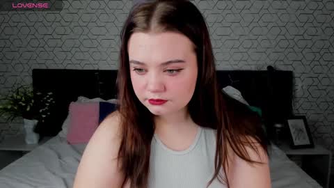 julia_rayn online show from December 23, 2024, 1:10 am