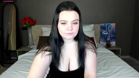 julia_rayn online show from December 30, 2024, 7:54 am