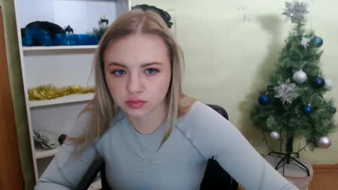 juliacrazy_ online show from December 25, 2024, 5:38 am