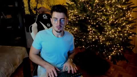 JulianDylan online show from December 23, 2024, 4:47 am