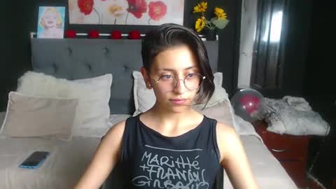 julieth_garcia_1 online show from February 10, 2025, 8:44 pm