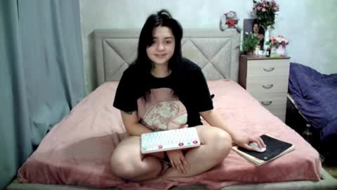 Julietkitty online show from December 9, 2024, 4:38 am