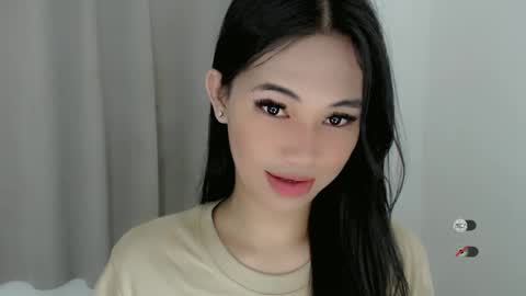 Julia online show from December 26, 2024, 1:13 pm