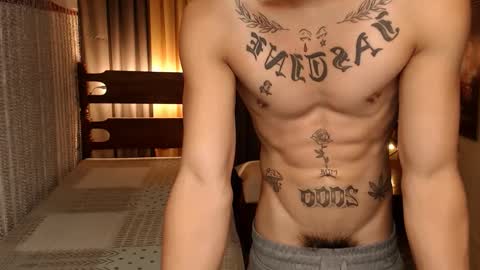 justine_hunk online show from January 18, 2025, 12:45 pm