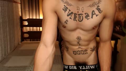 justine_hunk online show from January 17, 2025, 5:37 pm