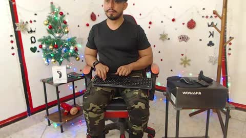 Kaleth Big Dick online show from December 18, 2024, 11:14 pm