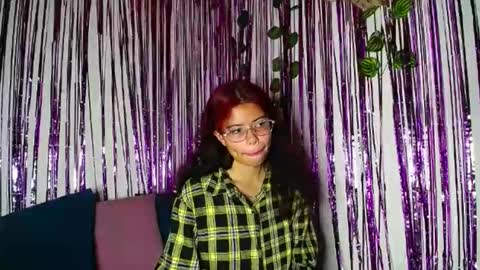 karely_1 online show from December 16, 2024, 8:09 pm