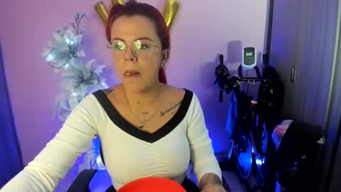 kAROL MILF   online show from December 18, 2024, 12:50 am