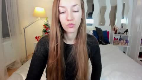 kate_redgar online show from December 20, 2024, 12:10 pm