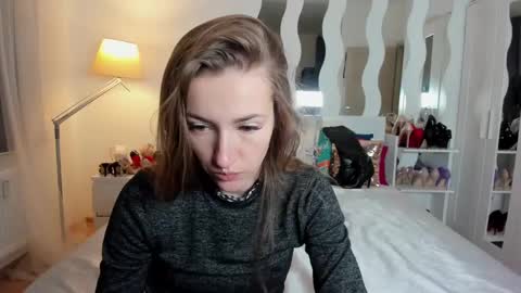 kate_redgar online show from December 8, 2024, 2:28 pm