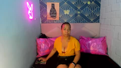 katherine_wat online show from December 10, 2024, 12:43 pm