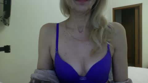 katia888 online show from December 22, 2024, 12:01 pm