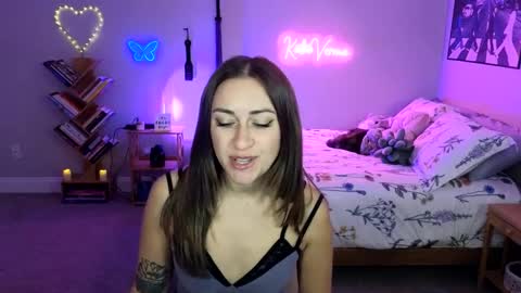 Katie Verona online show from January 7, 2025, 12:23 am