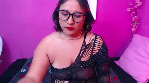 Katlyn online show from December 19, 2024, 7:57 pm