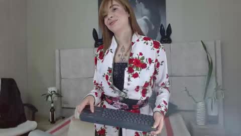 Katt Rose  online show from November 17, 2024, 3:35 pm