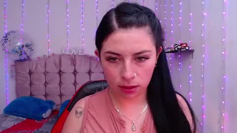 katty_dumont online show from December 30, 2024, 7:35 pm