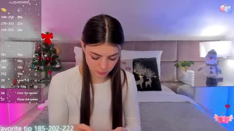 kelsi_di online show from December 17, 2024, 6:26 am