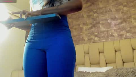 kentha_mitchells online show from November 21, 2024, 10:43 am