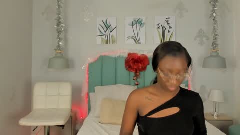 kentha_mitchells online show from December 9, 2024, 10:57 am