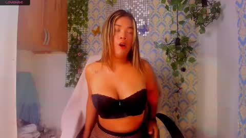 kiara_sofia00 online show from December 15, 2024, 11:04 pm