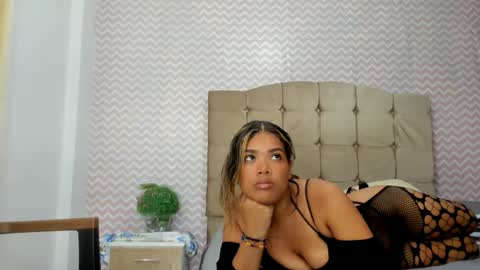 kiara_sofia00 online show from December 5, 2024, 11:10 pm