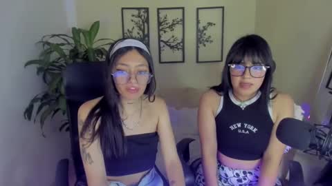 kim_valdez_ online show from January 24, 2025, 4:22 pm