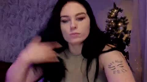 kiragold__ online show from December 9, 2024, 5:37 pm