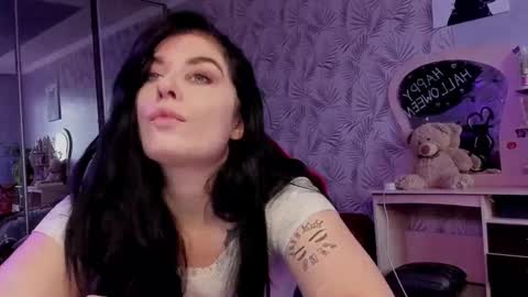 kiragold__ online show from December 1, 2024, 6:07 am