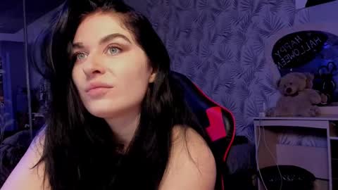 kiragold__ online show from November 30, 2024, 5:40 pm