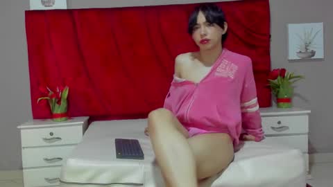 kiss_hott15 online show from December 30, 2024, 8:19 pm