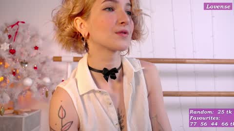 kisskiss_muah online show from January 19, 2025, 2:09 pm