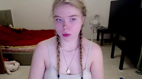 Jennyblonde and Emmabrunette online show from November 14, 2024, 3:25 pm