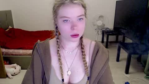 Jennyblonde and Emmabrunette online show from November 15, 2024, 2:26 pm