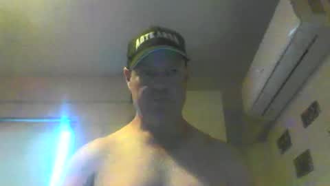 kiwiguy19773 online show from November 26, 2024, 6:33 am