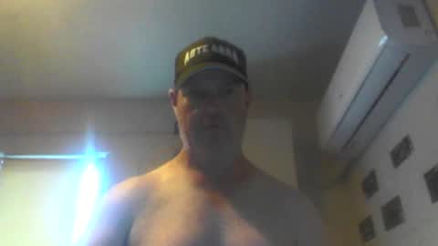 kiwiguy19773 online show from December 15, 2024, 11:48 pm