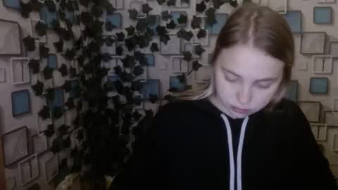 klerkarina online show from November 20, 2024, 4:34 am