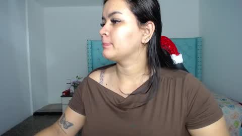 kriss_sweetboobs online show from December 27, 2024, 12:18 pm