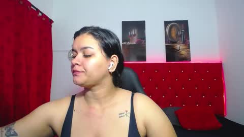 kriss_sweetboobs online show from December 7, 2024, 11:57 am