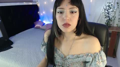 lana_dolly online show from January 3, 2025, 4:18 am